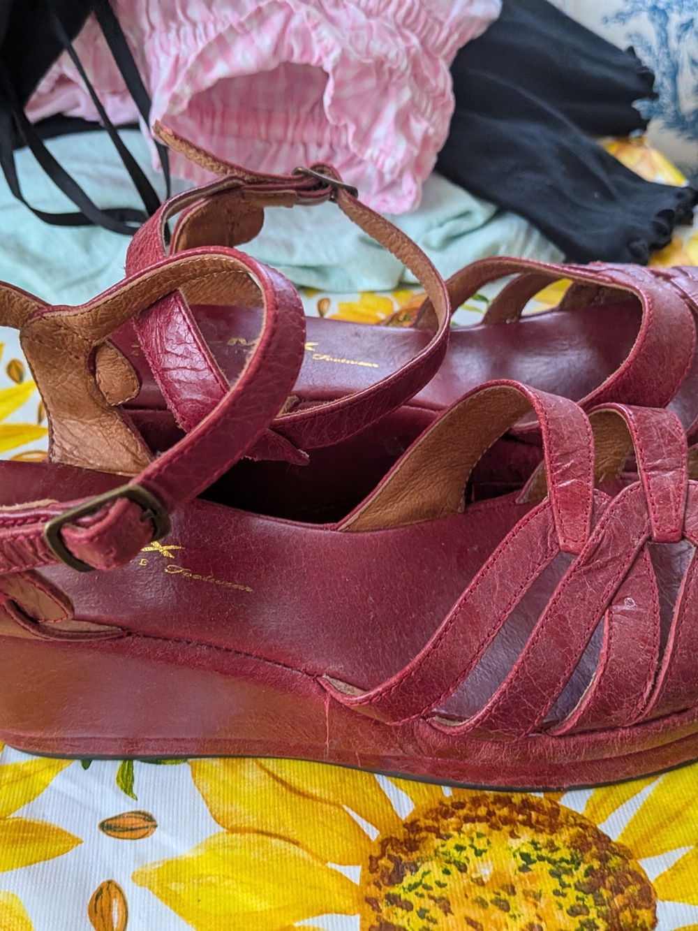 Re-Mix Burgundy Leather Strappy Women's Sandals 1940s Style Vintage. - Picture 2 of 4